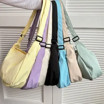 корейски стил платно чанта голям капацитет крем цвят crossbody чанта с висулка студент лек рамо чанта