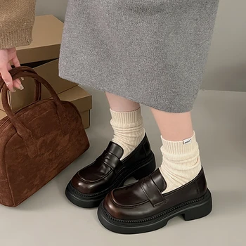 Пролет и есен Нови дамски обувки квадратни петата кръг пръсти дамски обувки плътен цвят случайни мода колеж стил дамски обувки